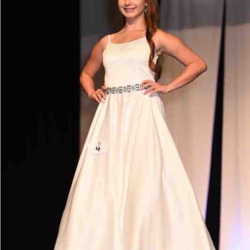 Custom made White pageant ball gown, stoned belt and matching earrings. Size 2